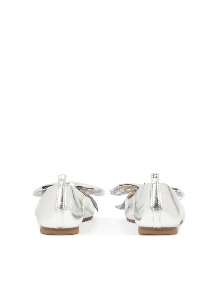 Srebrne baleriny z kokardami z gniecionej skóry