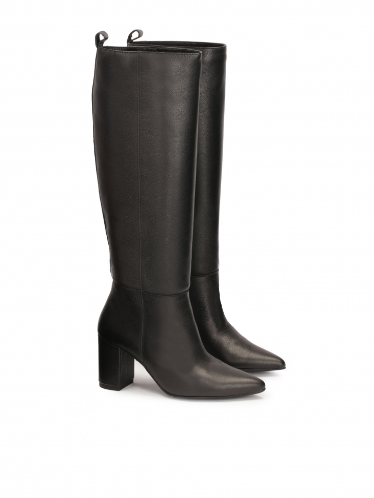 Czarne kozaki ze wsuwaną cholewką