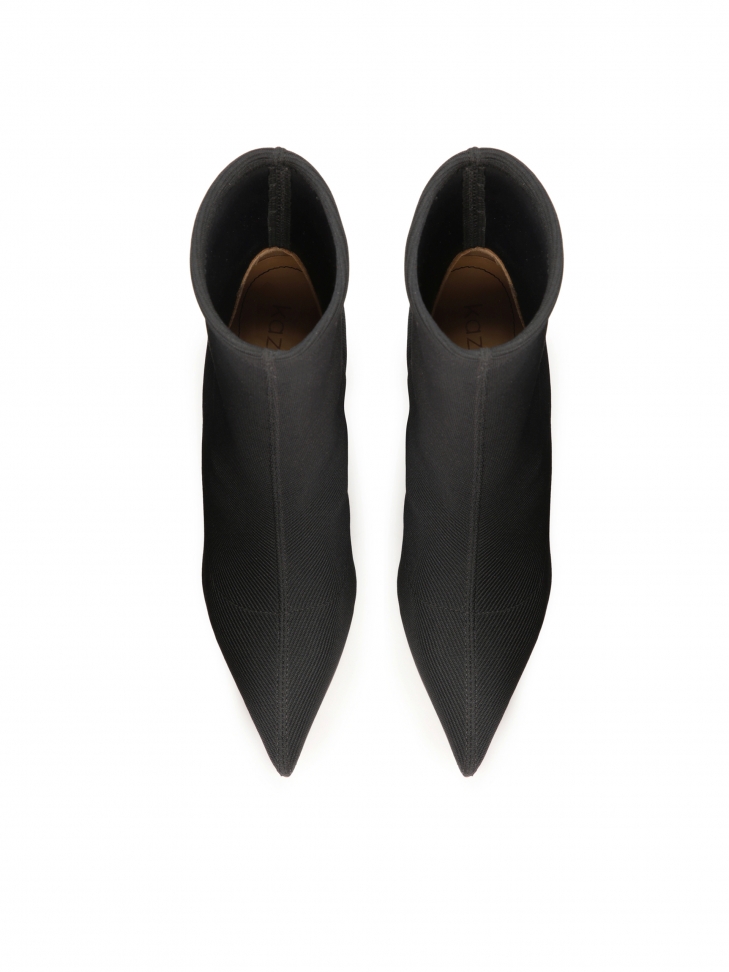 Czarne botki ze wsuwaną elastyczną cholewką