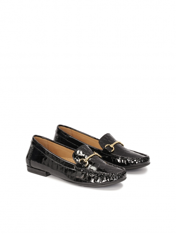 Klasyczne mokasyny z tłoczonej lakierowanej skóry