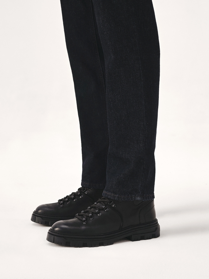 Czarne trzewiki z matowym wykończeniem