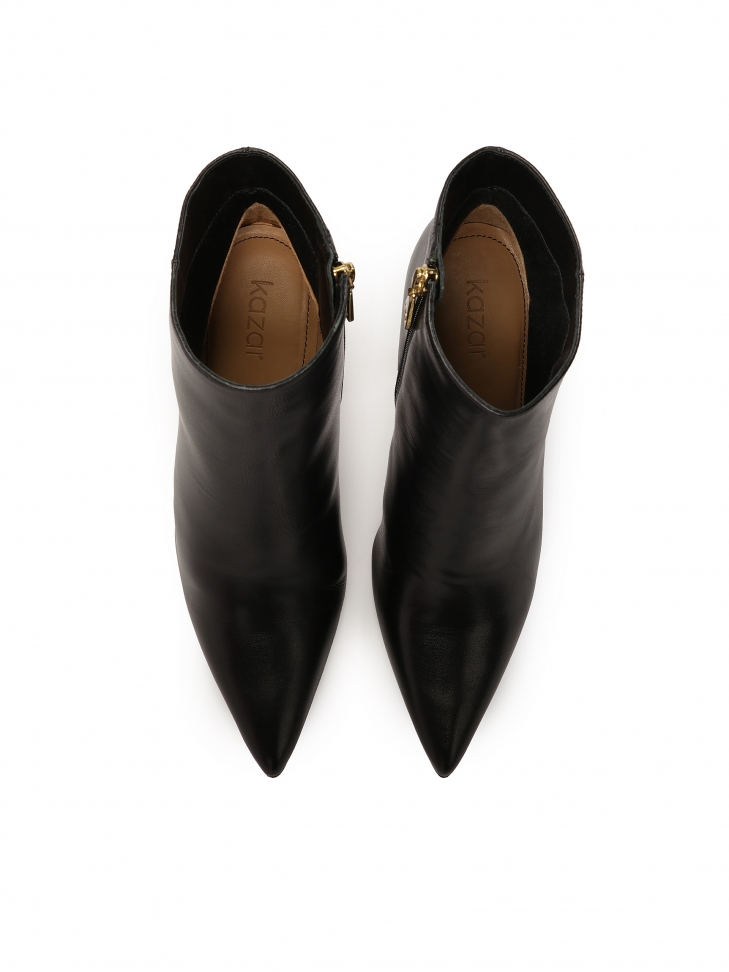 Czarne skórzane botki na obcasie