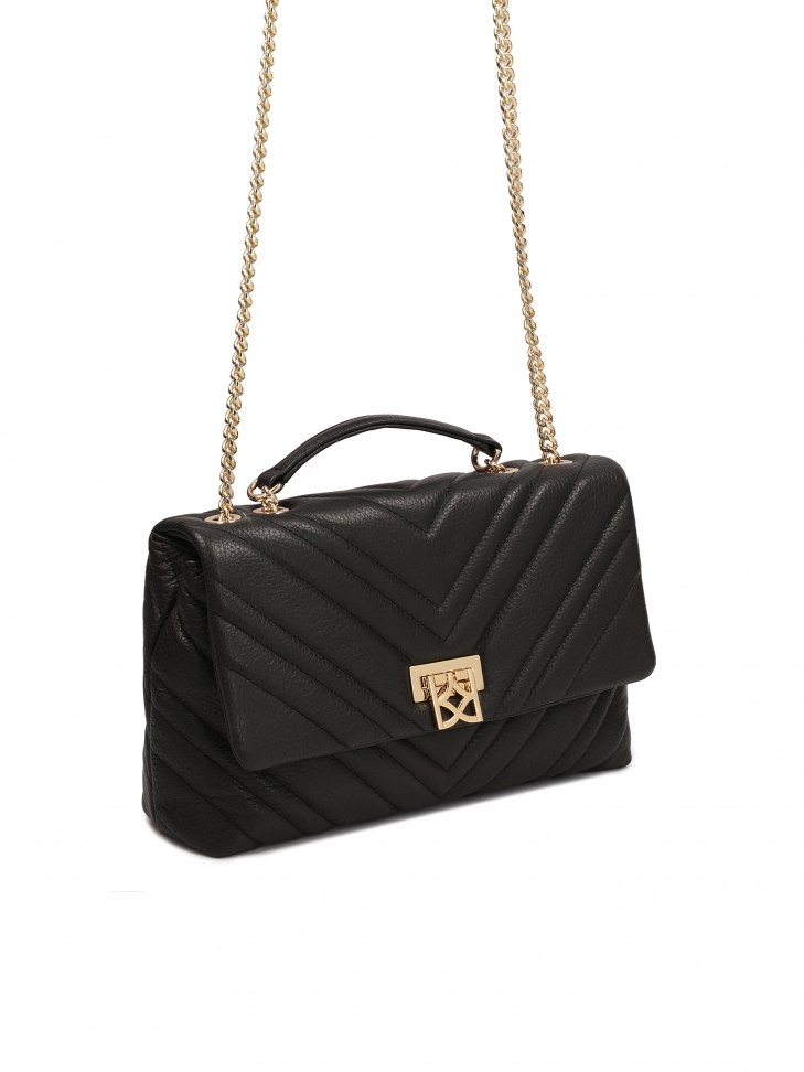 Klasyczna czarna torebka na ramię z łańcuszkiem