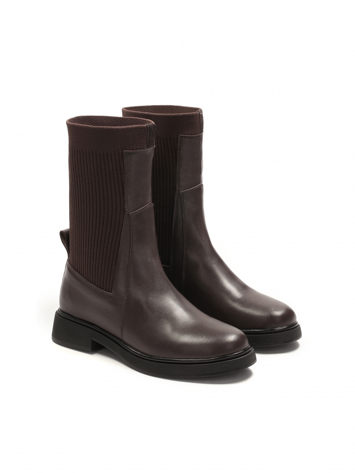 Brązowe trzewiki ze skarpetkową cholewką