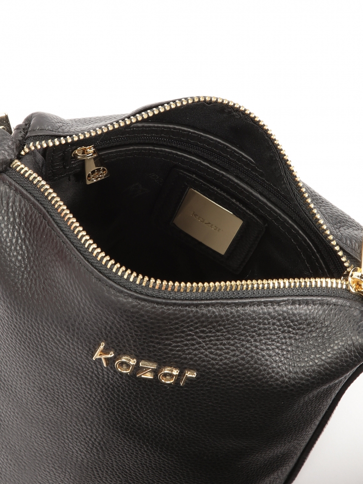 Skórzana czarna listonoszka z odpinanym brelokiem