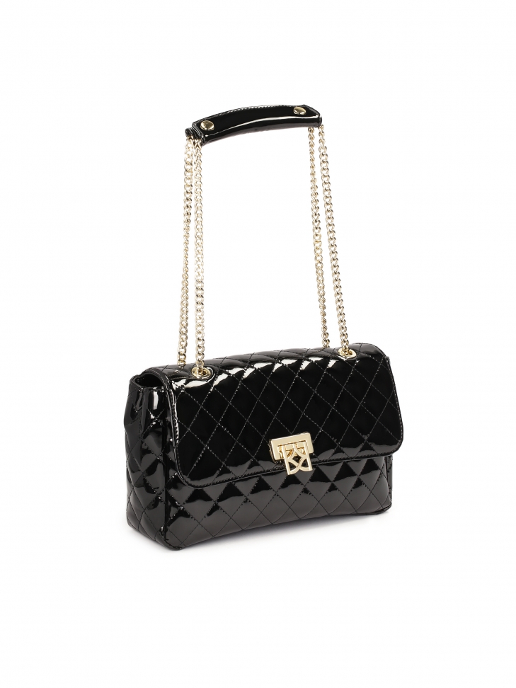 Lakierowana pikowana torebka na łańcuszku