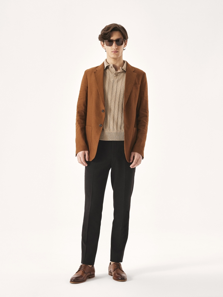 Skórzane półbuty z rozetowym zdobieniem na pięcie