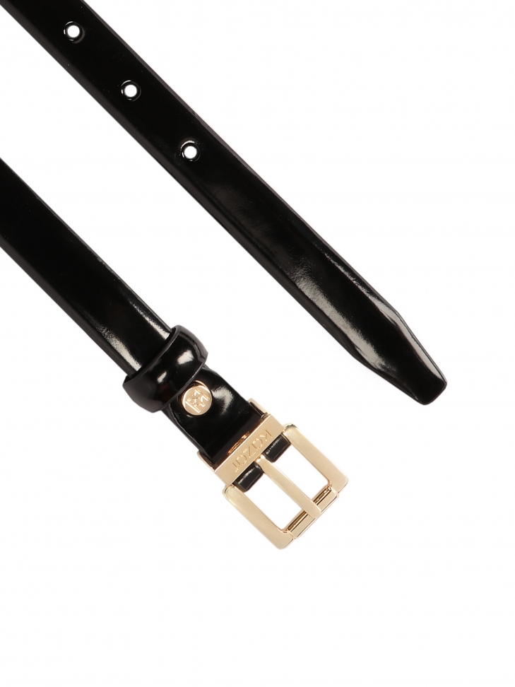 Lakierowany pasek ze otą klamrą