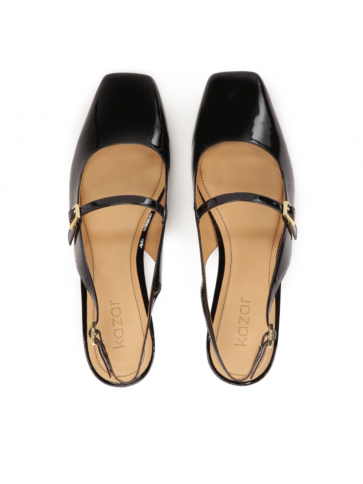 Lakierowane płaskie czółenka z odsłoniętą piętą