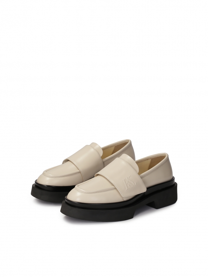 Skórzane półbuty na płaskiej podeszwie z platformą