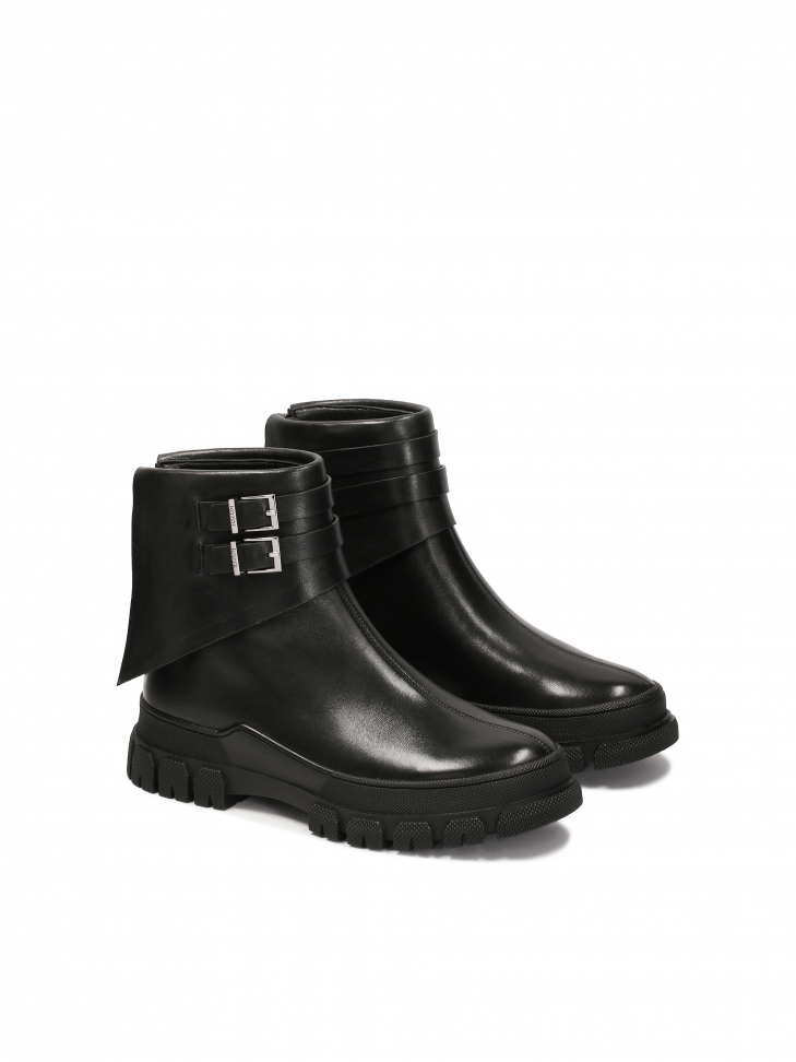 Skórzane botki z wywiniętą cholewką