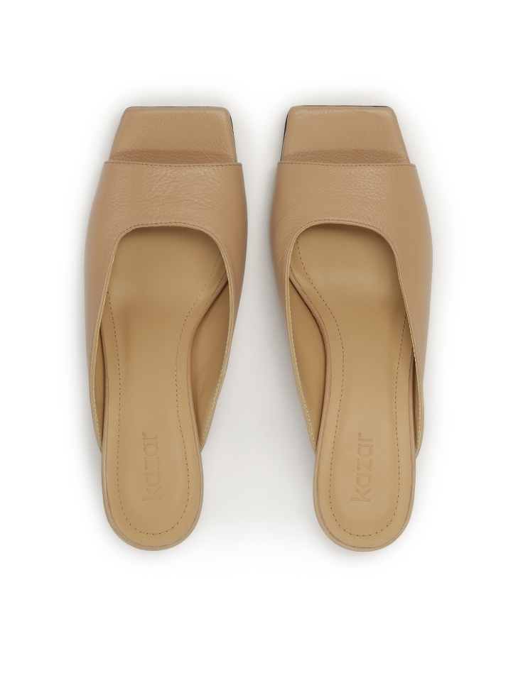 Skórzane klapki na niskim obcasie