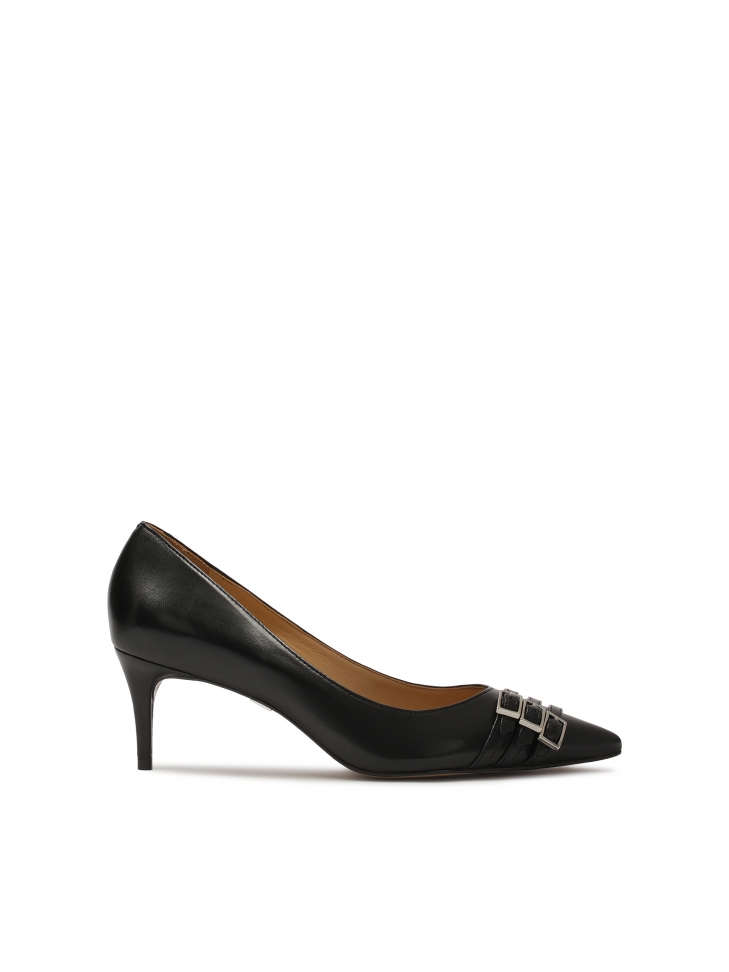 Czarne czółenka na niskim obcasie ozdobione paskami