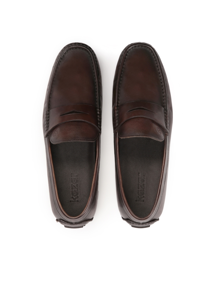 Brązowe mokasyny z finezyjną podeszwą
