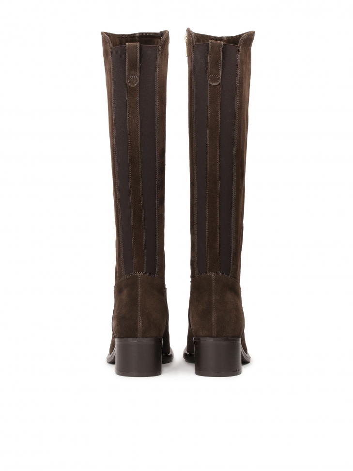 Brązowe zamszowe kozaki z elastyczną gumą i suwakiem