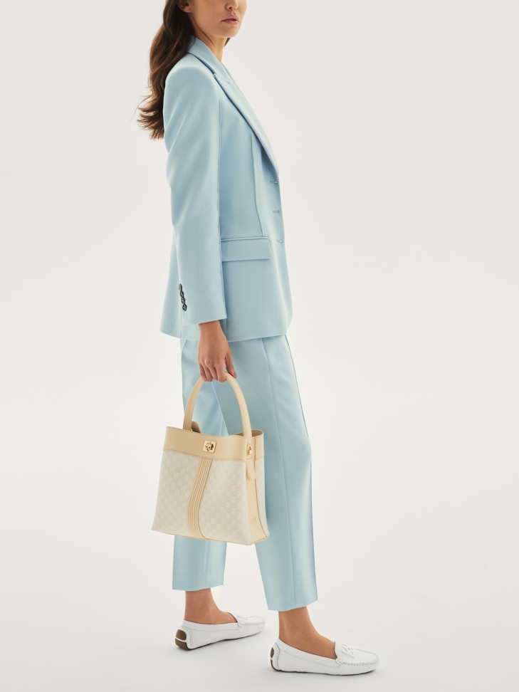 Białe mokasyny damskie