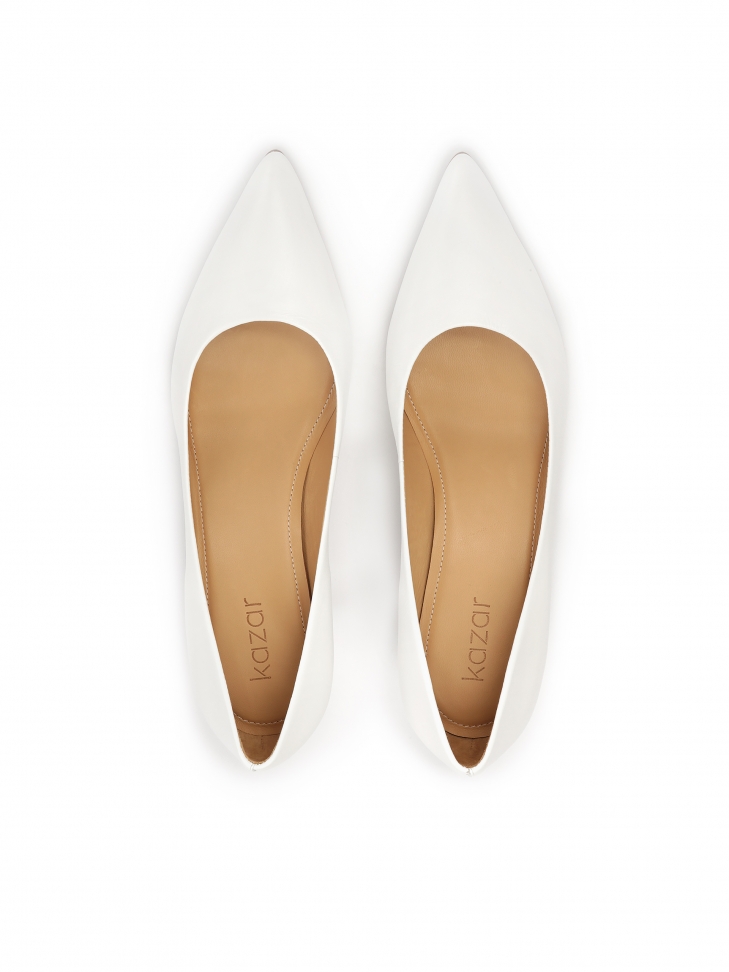 Białe czółenka na niskim obcasie z Kolekcji Ślubnej