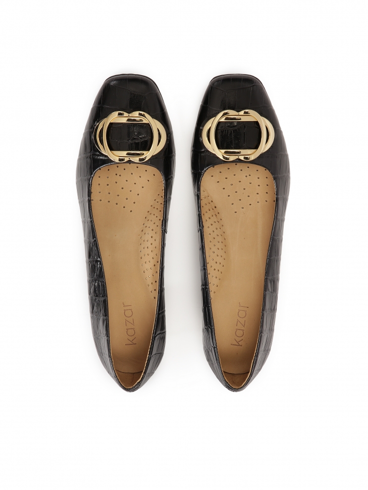 Czółenka z czarnej skóry tłoczonej w zwierzęcy print