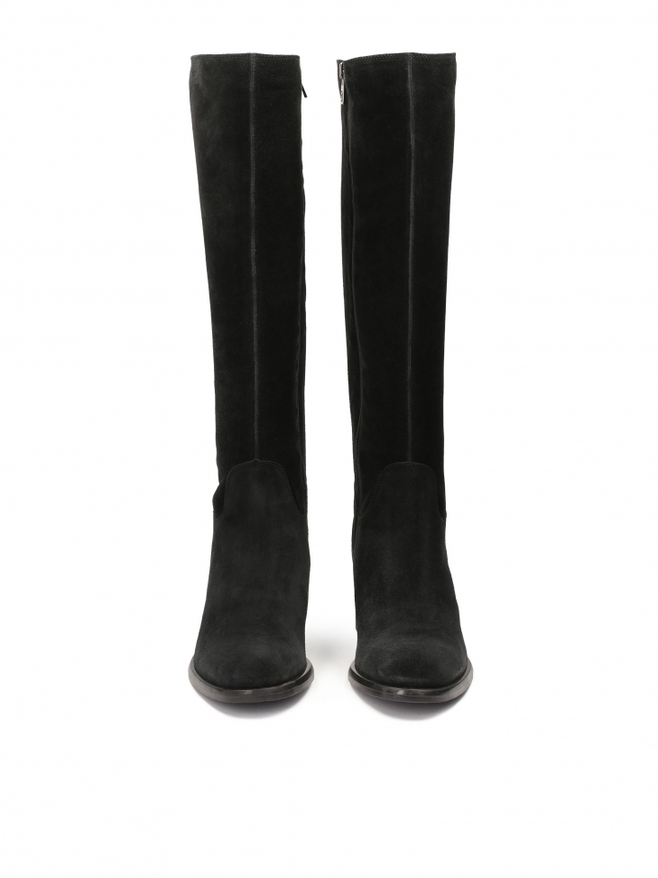 Zamszowe kozaki na szerokim obcasie