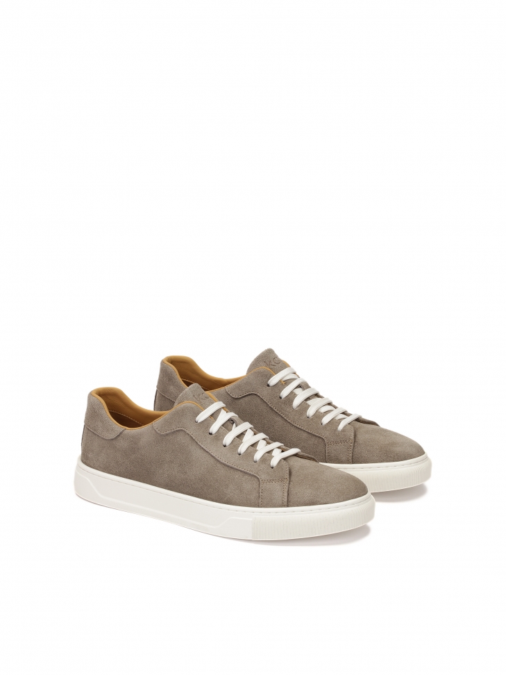 Minimalistyczne zamszowe sneakersy w taupe kolorze