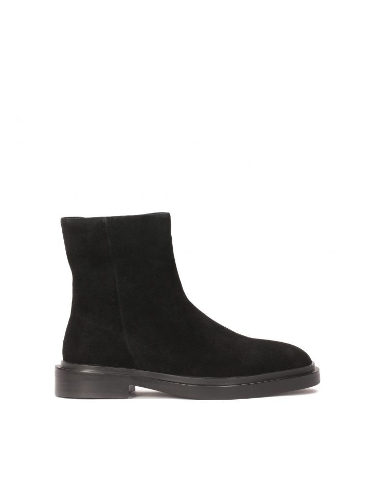 Czarne zamszowe botki na suwak
