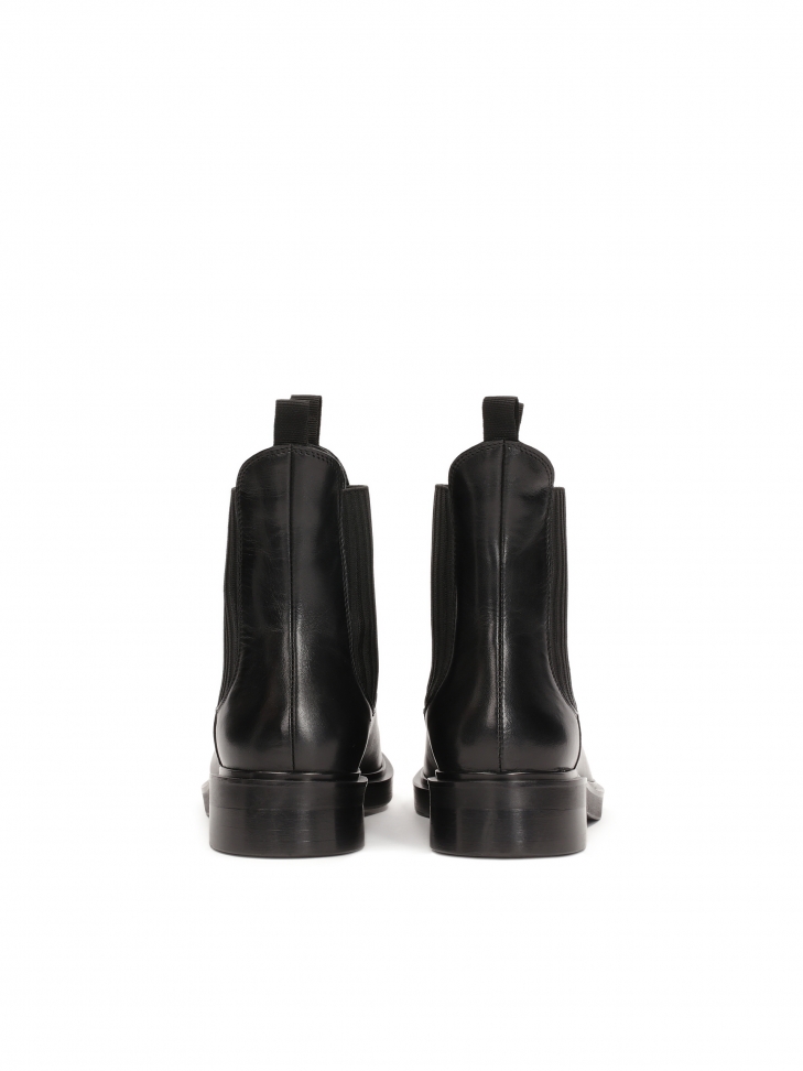 Klasyczne czarne sztyblety ze skóry