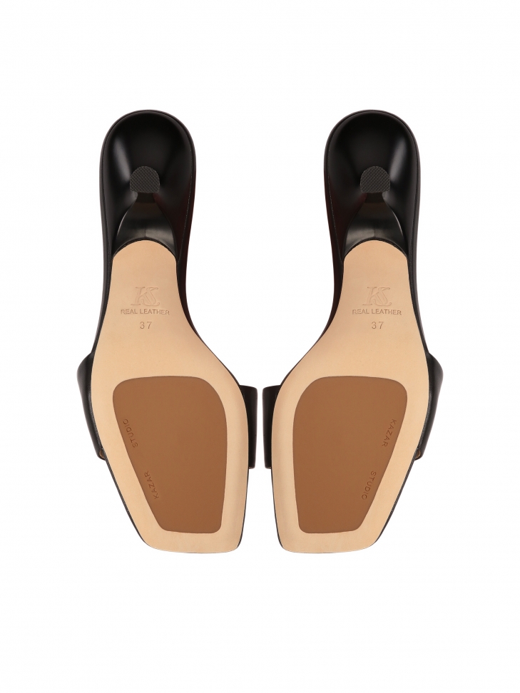 Czarne klapki na niskim oryginalnym obcasie