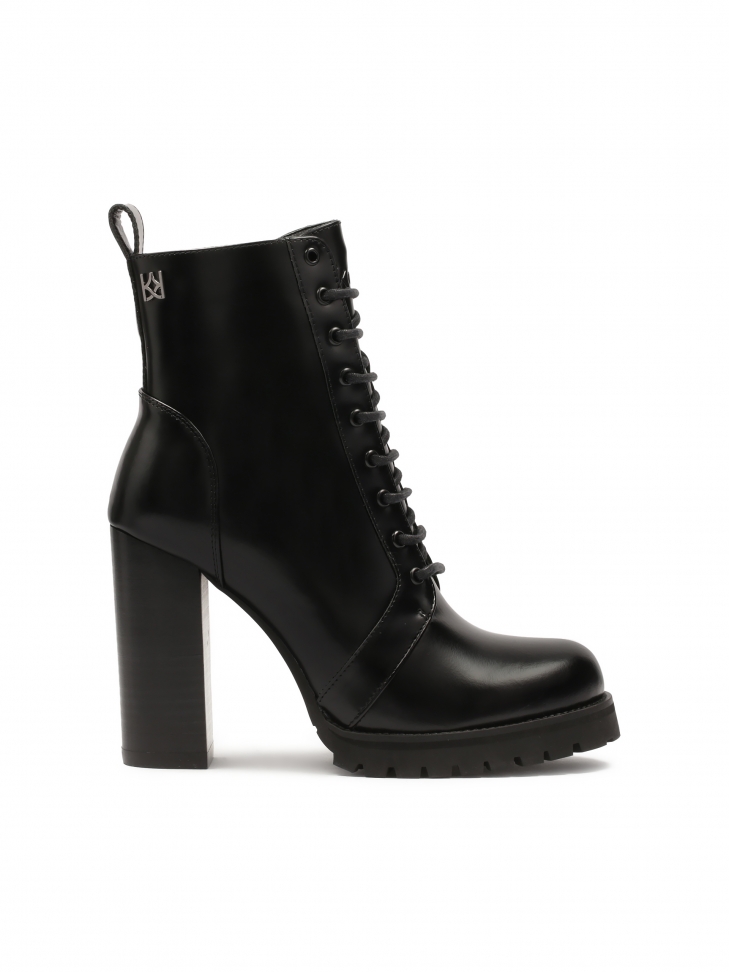 Sznurowane botki ze skóry na wysokim słupku