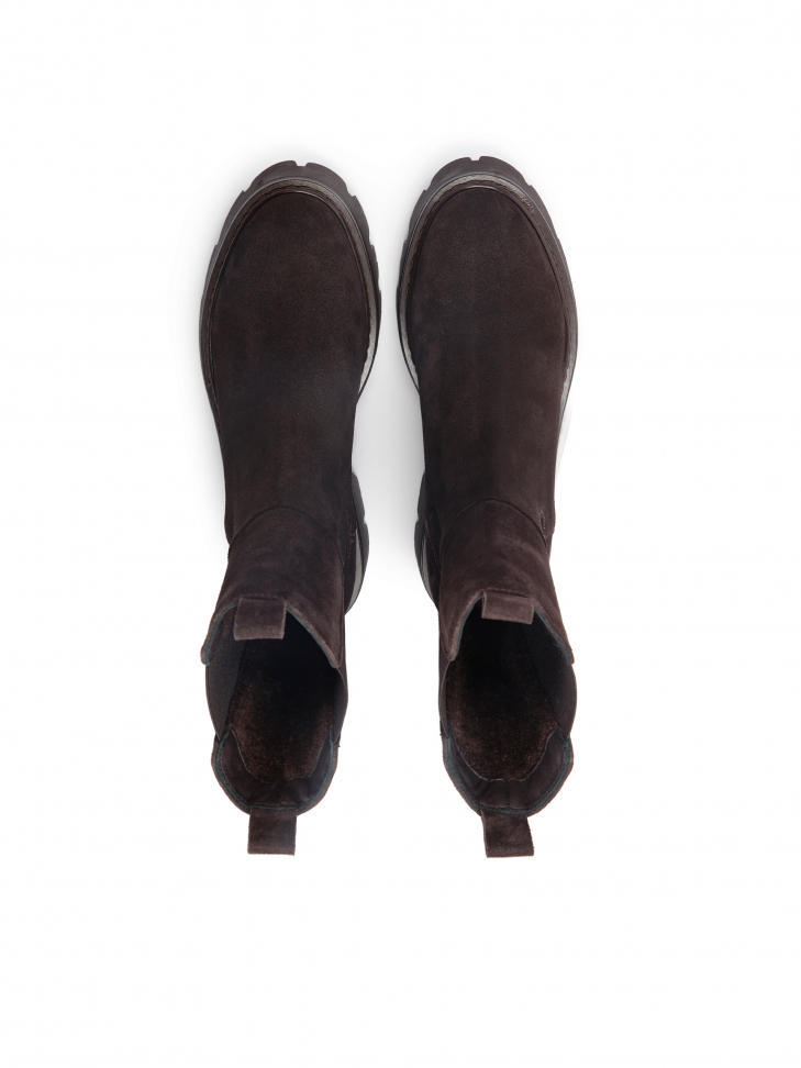 Modne ciemnobrązowe botki typu chelsea z elastycznymi wstawkami