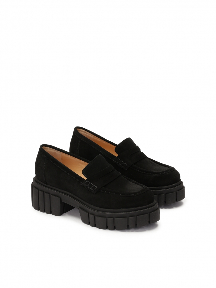 Zamszowe półbuty slip on na masywnej podeszwie