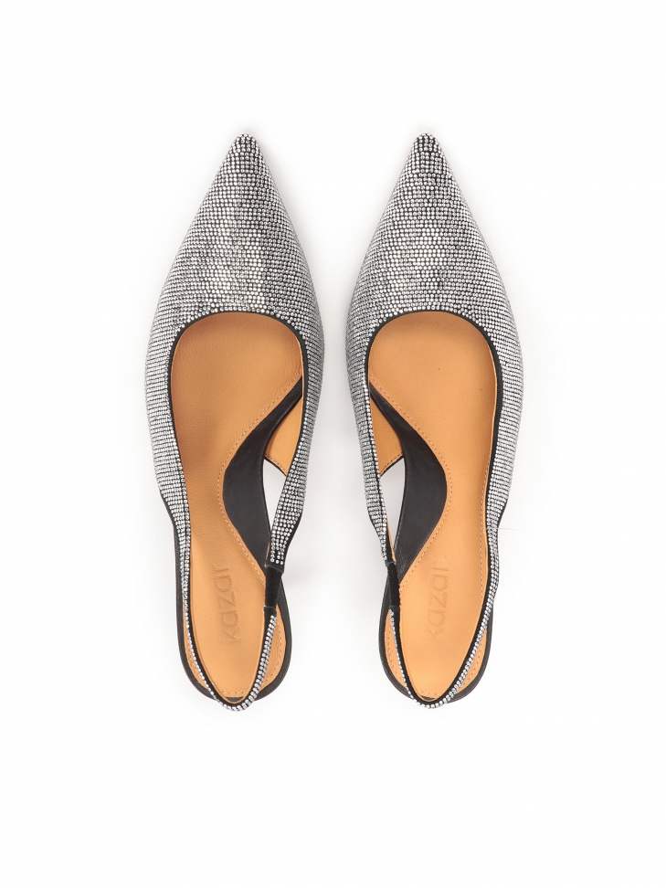 Czółenka slingback wysadzane srebrnymi yształkami