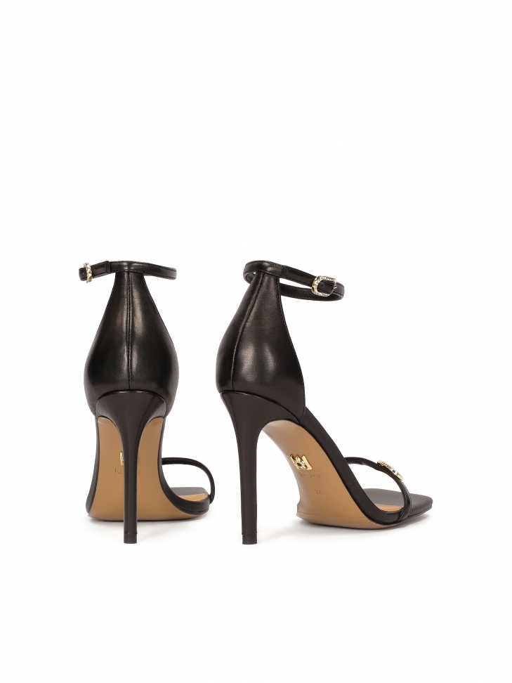 Czarne skórzane sandały z wąskim paskiem