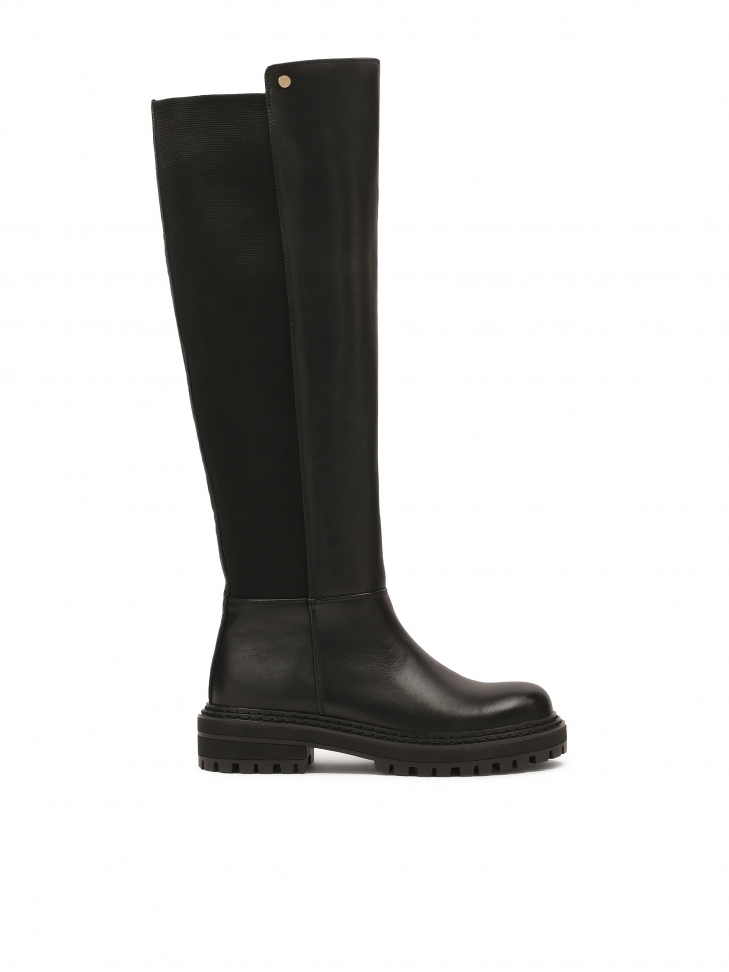 Czarne kozaki z wsuwaną cholewką na trepowej podeszwie