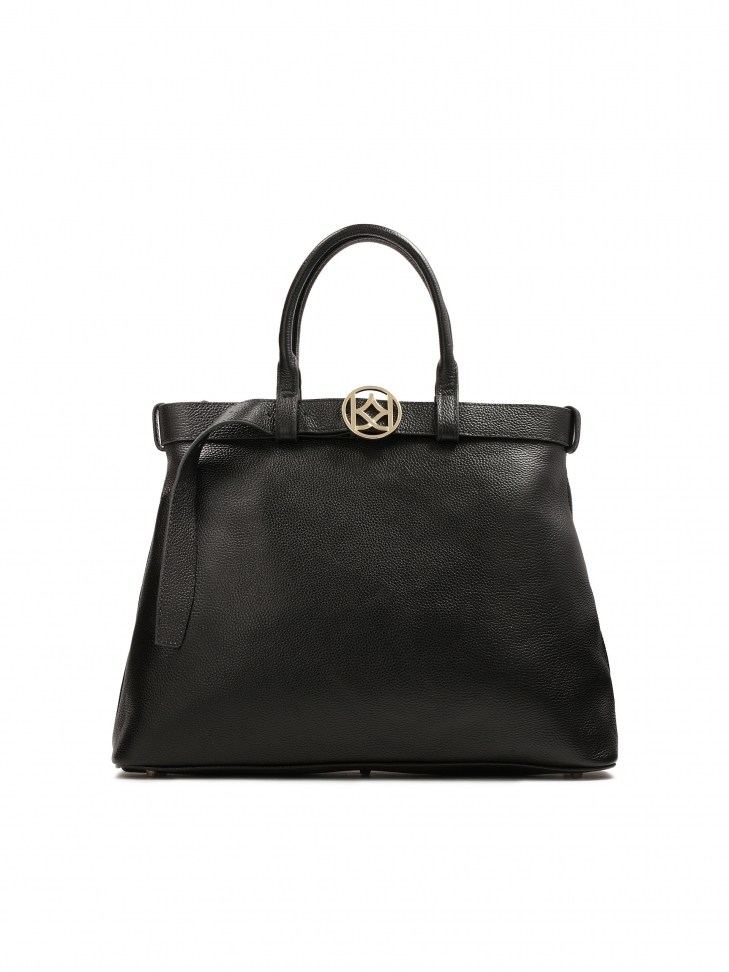 Torebka trapez ozdobiona paskiem