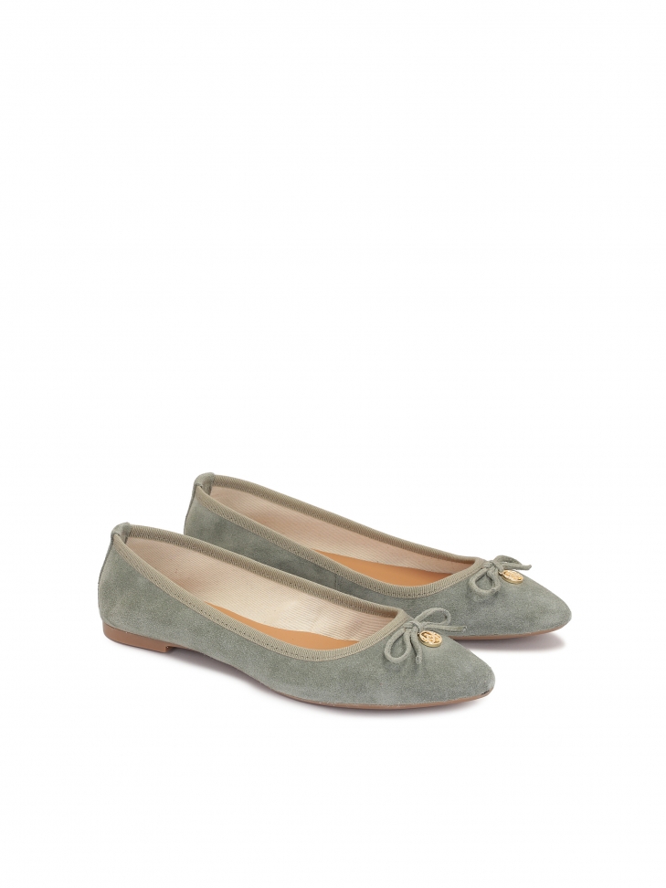 Zielone baleriny z zamszu ozdobione kokardą