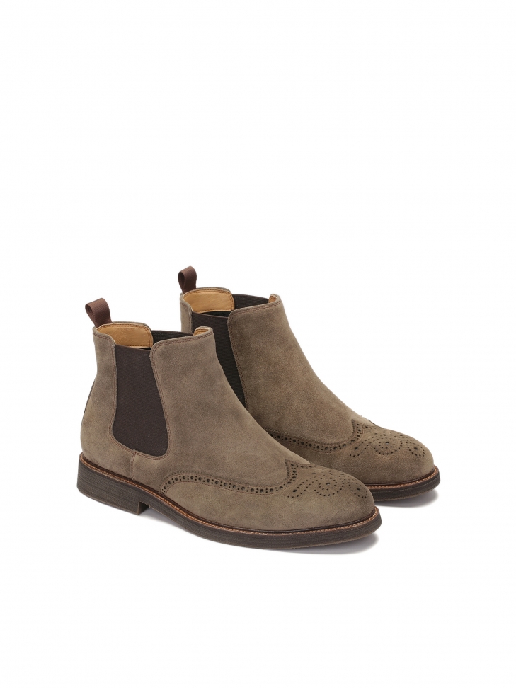 Wsuwane sztyblety z rozetowym zdobieniem