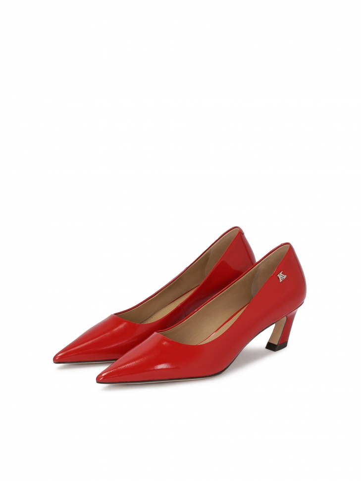 Czerwone czółenka na awangardowym obcasie