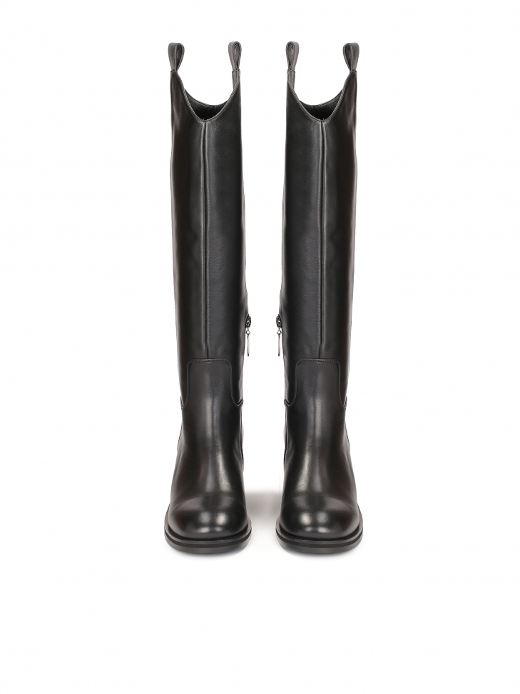 Skórzane kozaki z zaoągloną cholewką i grubym obcasem