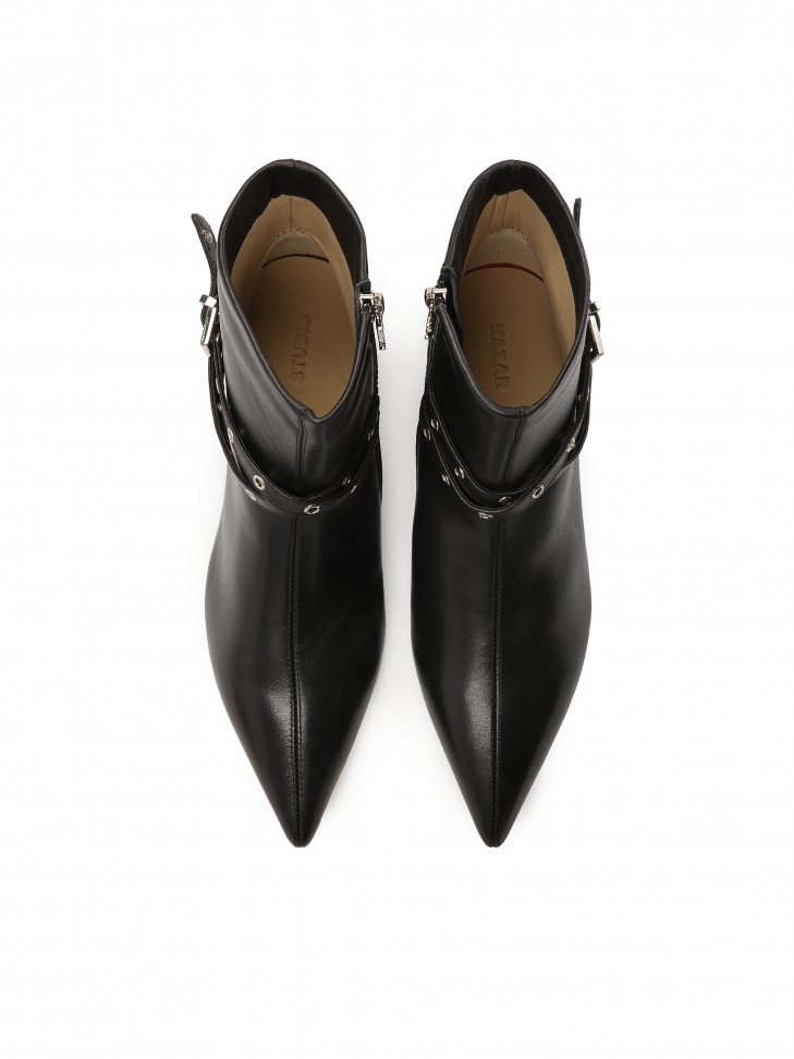 Skórzane botki na obcasie typu kaczuszka