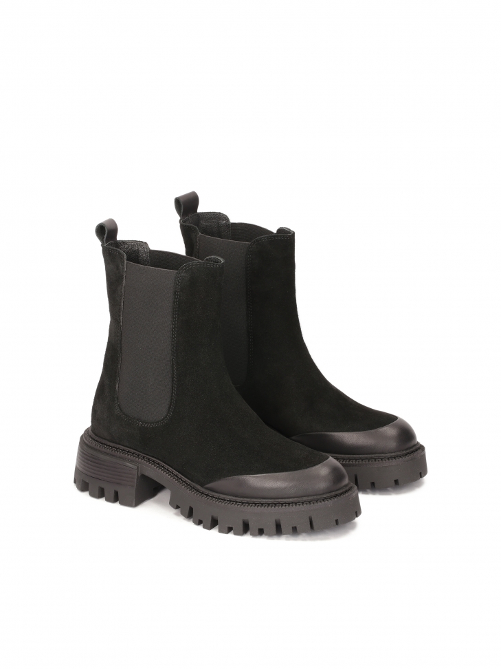 Zamszowe chelsea boots z gumowym noskiem