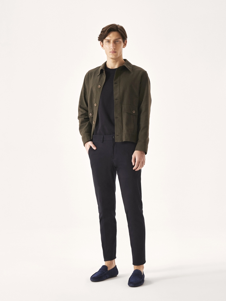 Granatowe mokasyny pensówki z zamszu na podeszwie z wypustkami