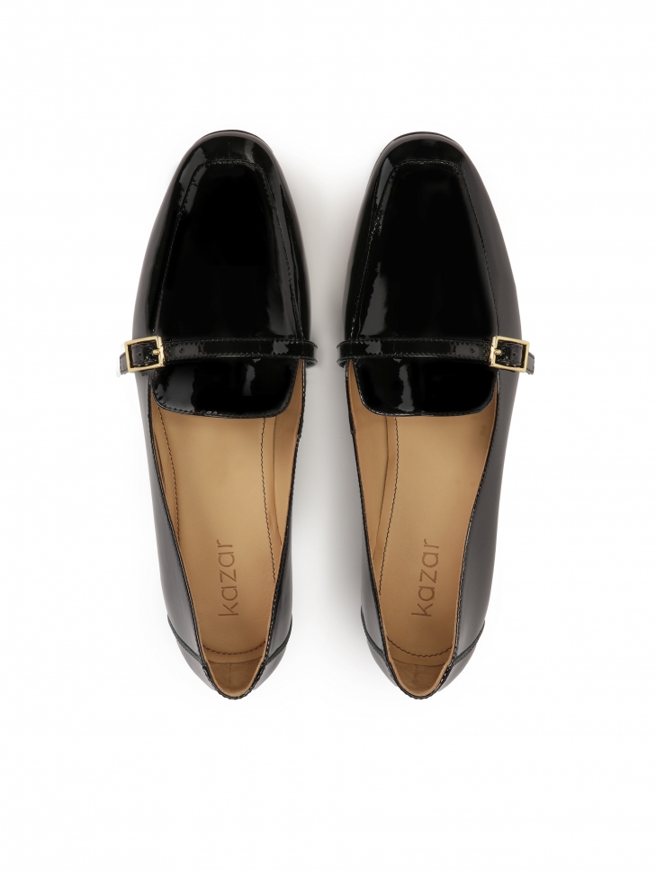 Lakierowane czółenka na płaskim obcasie