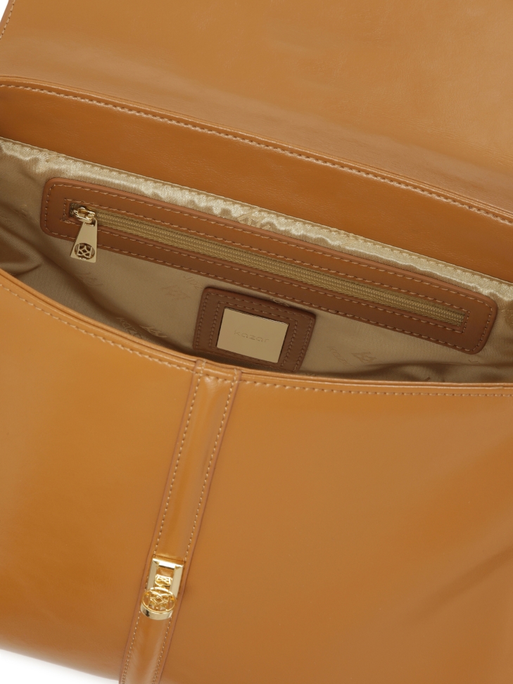 Skórzana brązowa torebka z eleganckim zapięciem