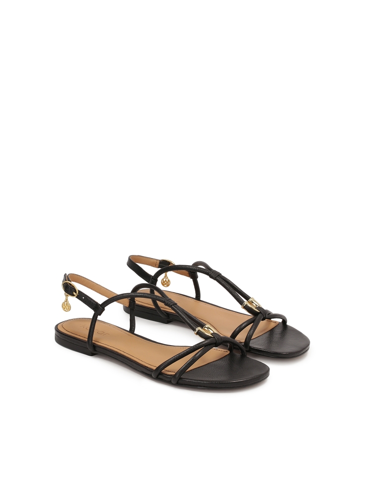 Czarne sandały ze skóry z biżuteryjną ozdobą