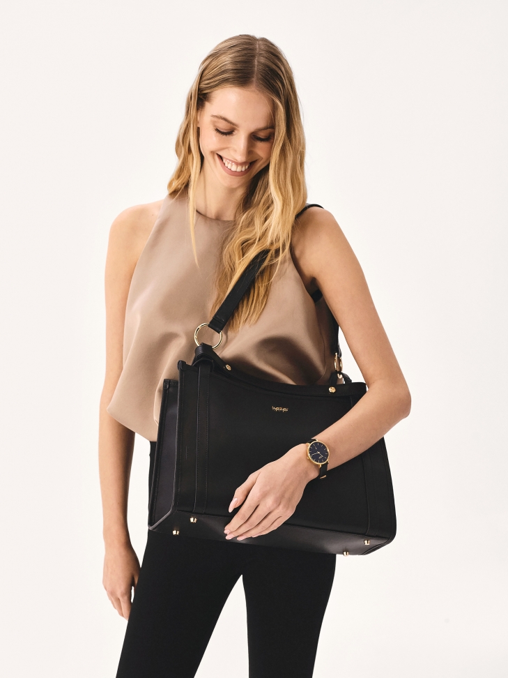 Czarno-oty zegarek na skórzanym pasku