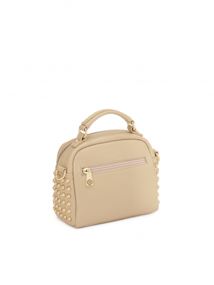 Mała torebka kuferek z oągłymi nitami