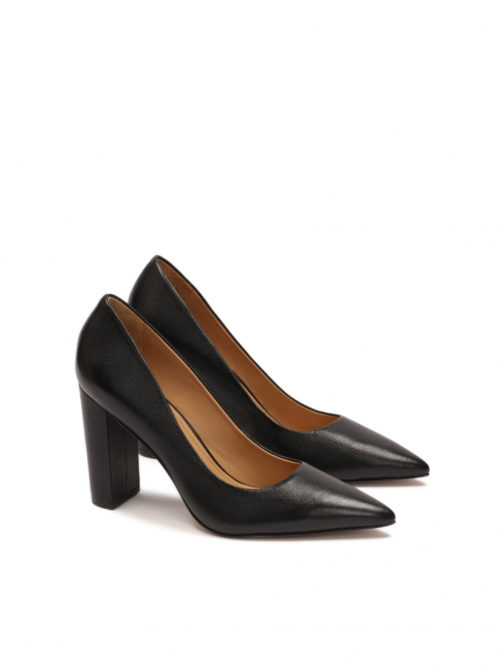 Skórzane czarne czółenka na stabilnym obcasie