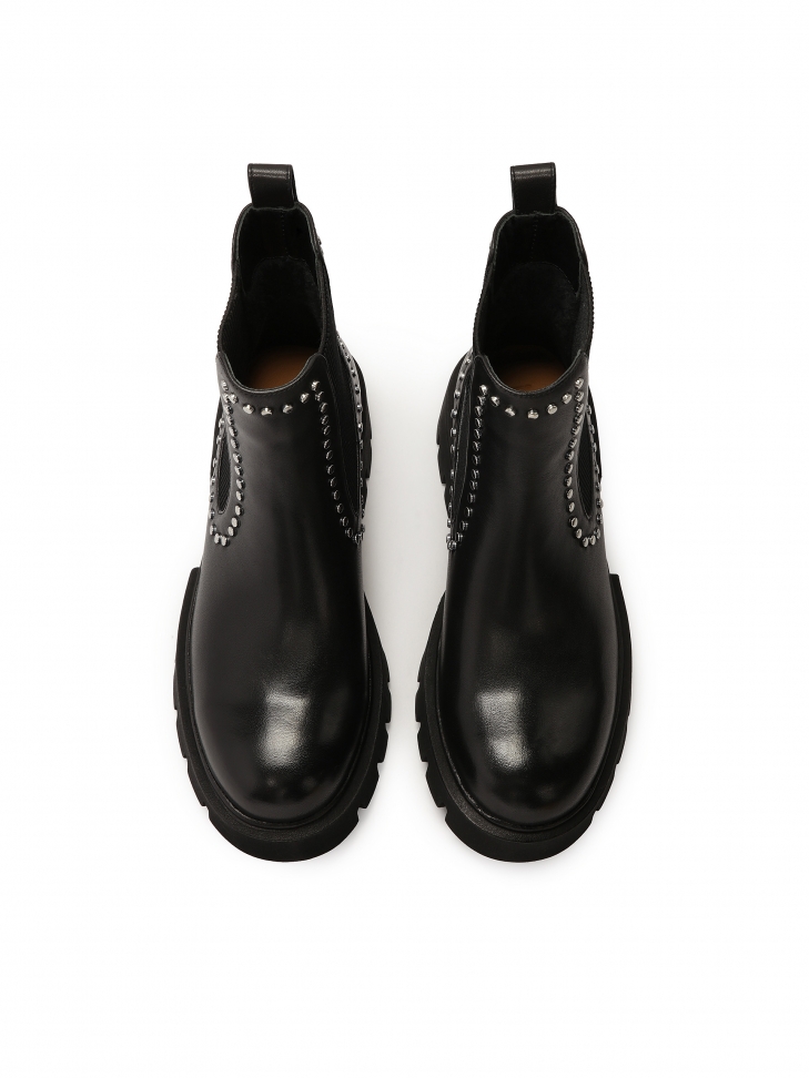 Sztyblety z nitami na grubej podeszwie