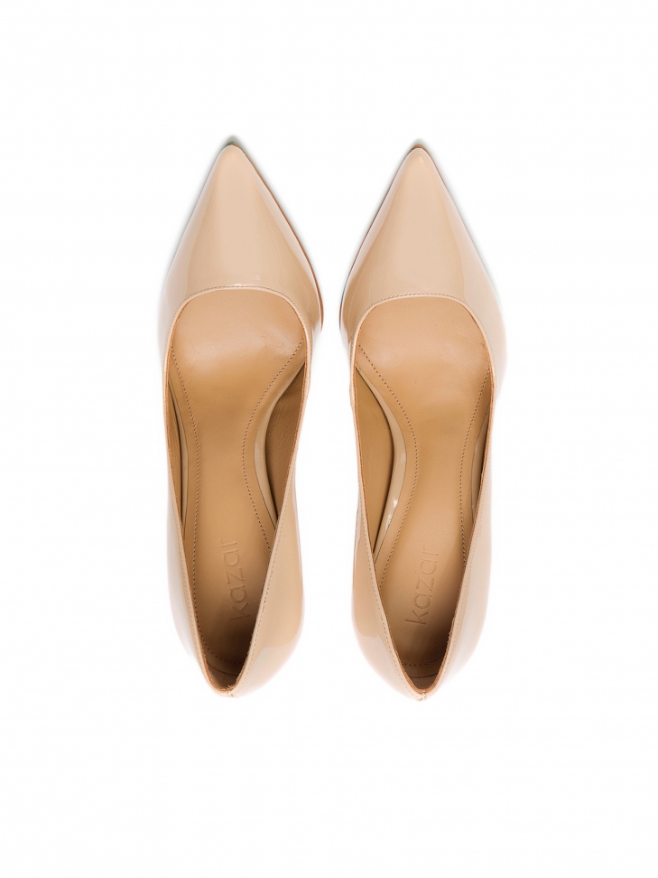 Beżowe czółenka z lakierowanej skóry