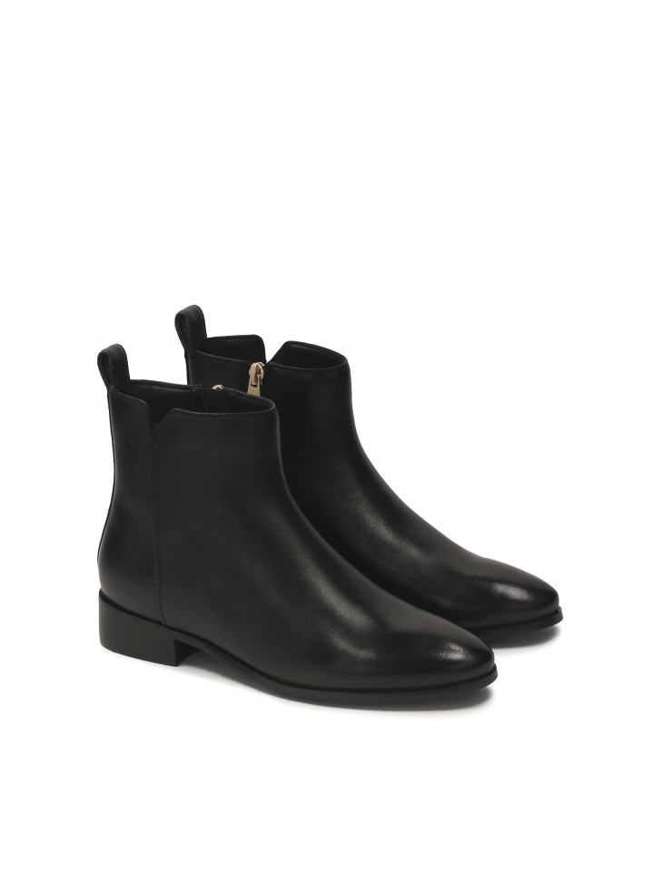 Płaskie botki z suwakiem